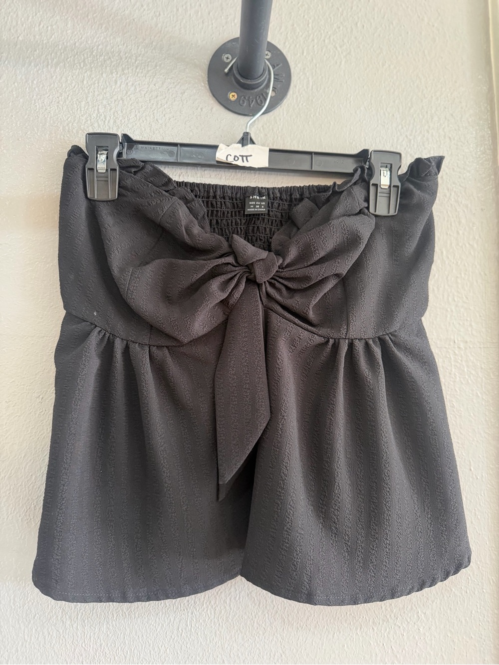 SHEIN Black strapless, front tie top